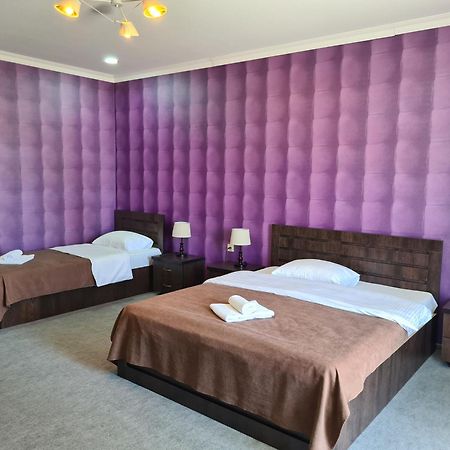 Georgian House Hotel Kutaisi Ngoại thất bức ảnh