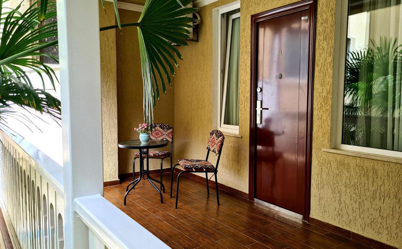 Georgian House Hotel Kutaisi Ngoại thất bức ảnh