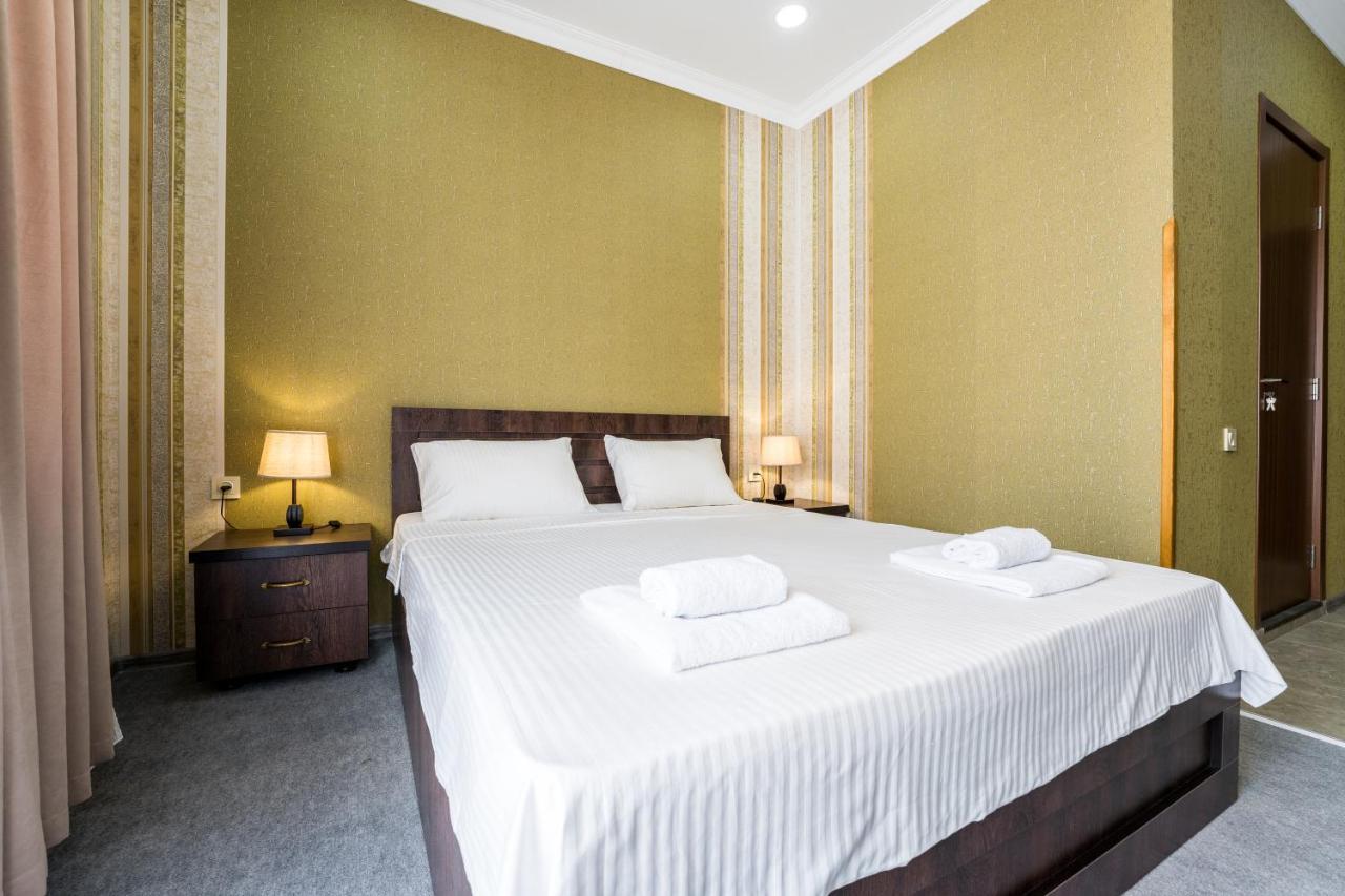 Georgian House Hotel Kutaisi Ngoại thất bức ảnh