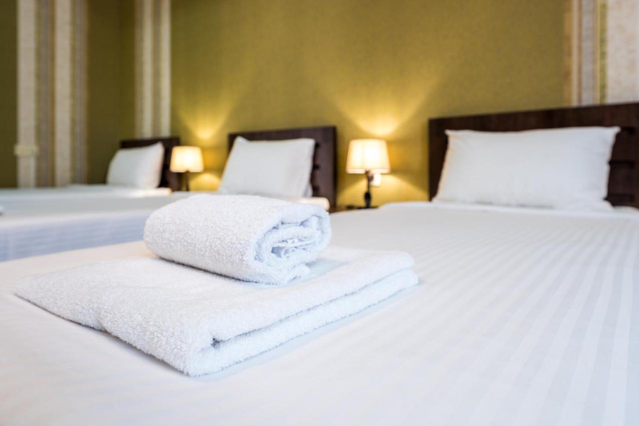 Georgian House Hotel Kutaisi Ngoại thất bức ảnh