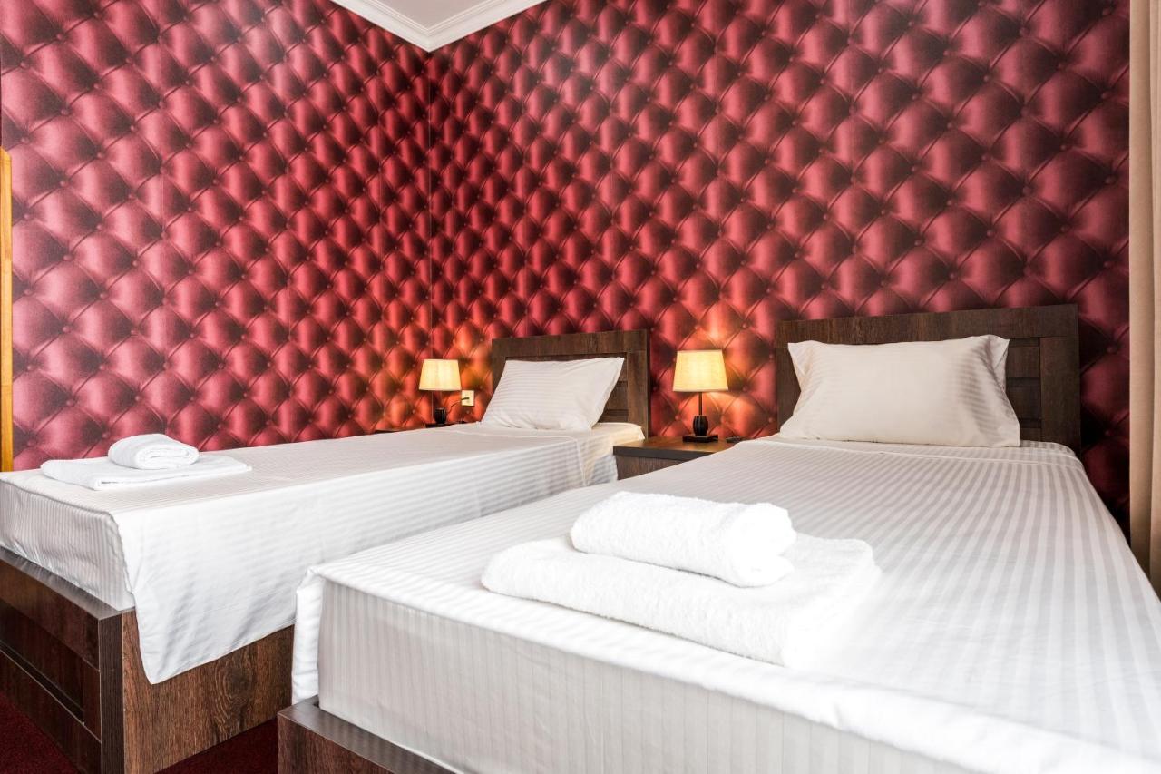 Georgian House Hotel Kutaisi Ngoại thất bức ảnh