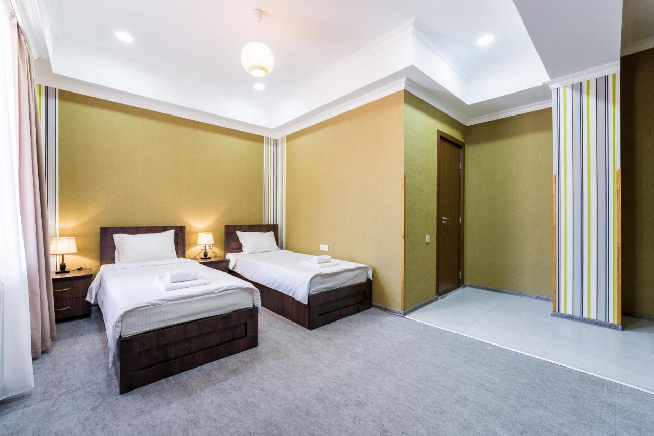 Georgian House Hotel Kutaisi Ngoại thất bức ảnh