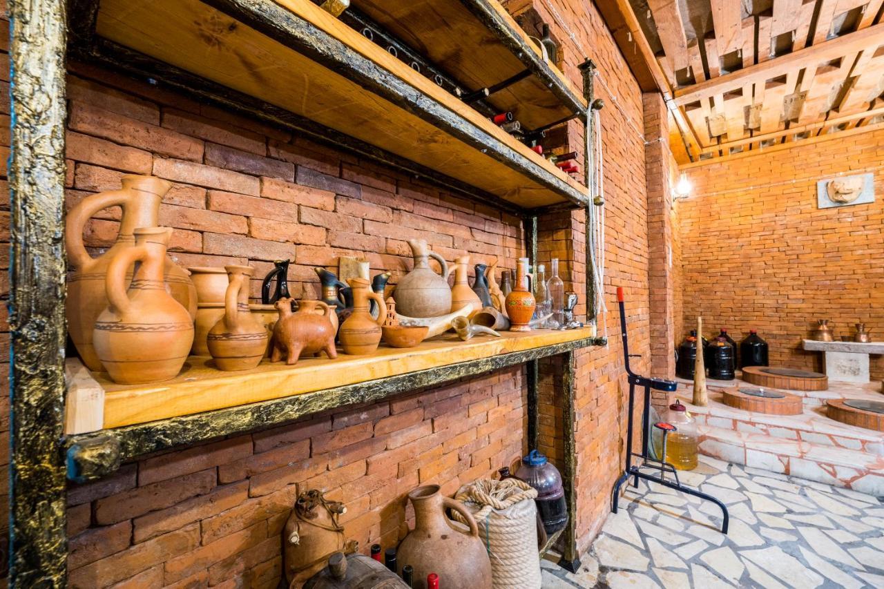 Georgian House Hotel Kutaisi Ngoại thất bức ảnh
