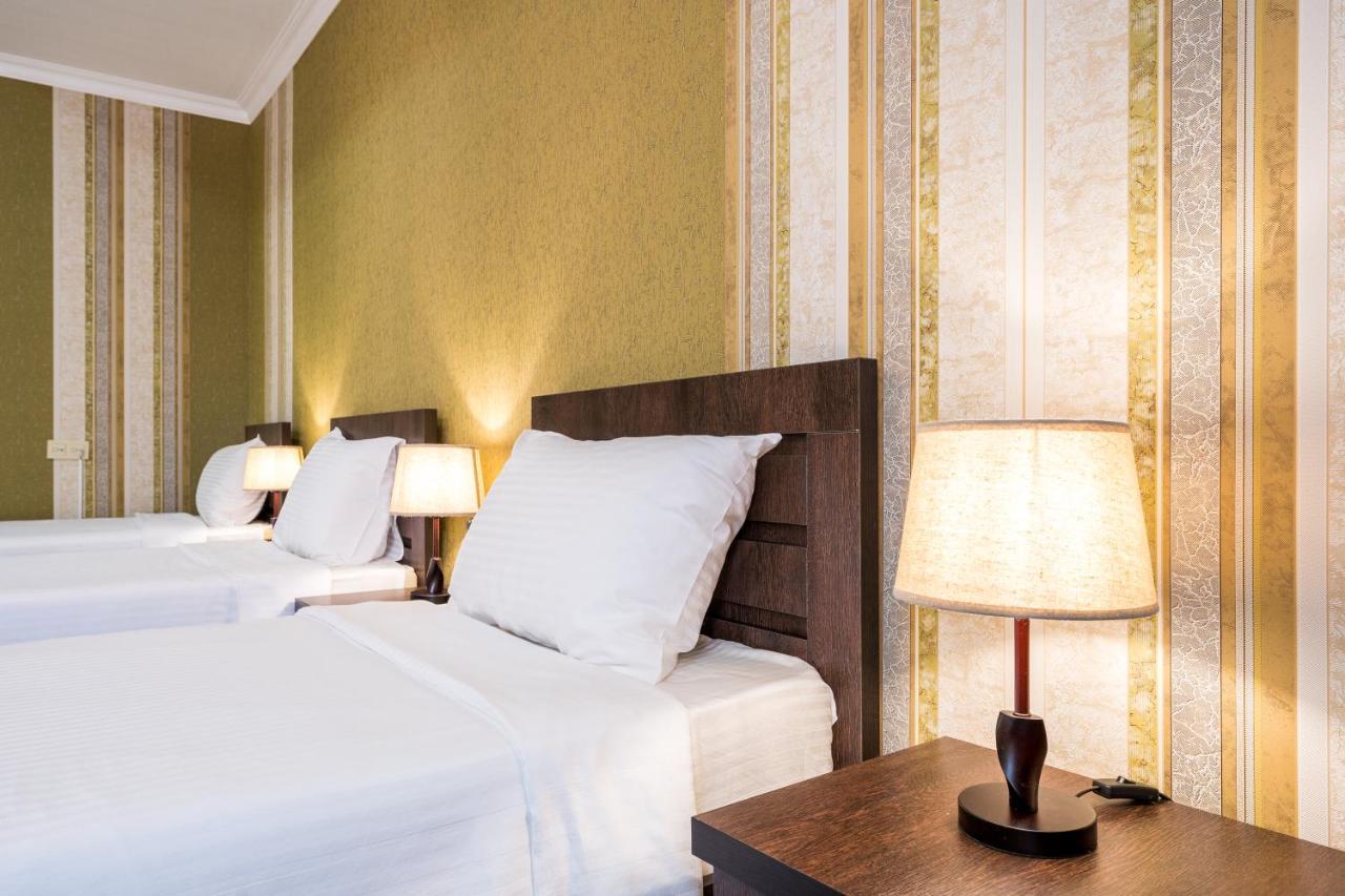 Georgian House Hotel Kutaisi Ngoại thất bức ảnh