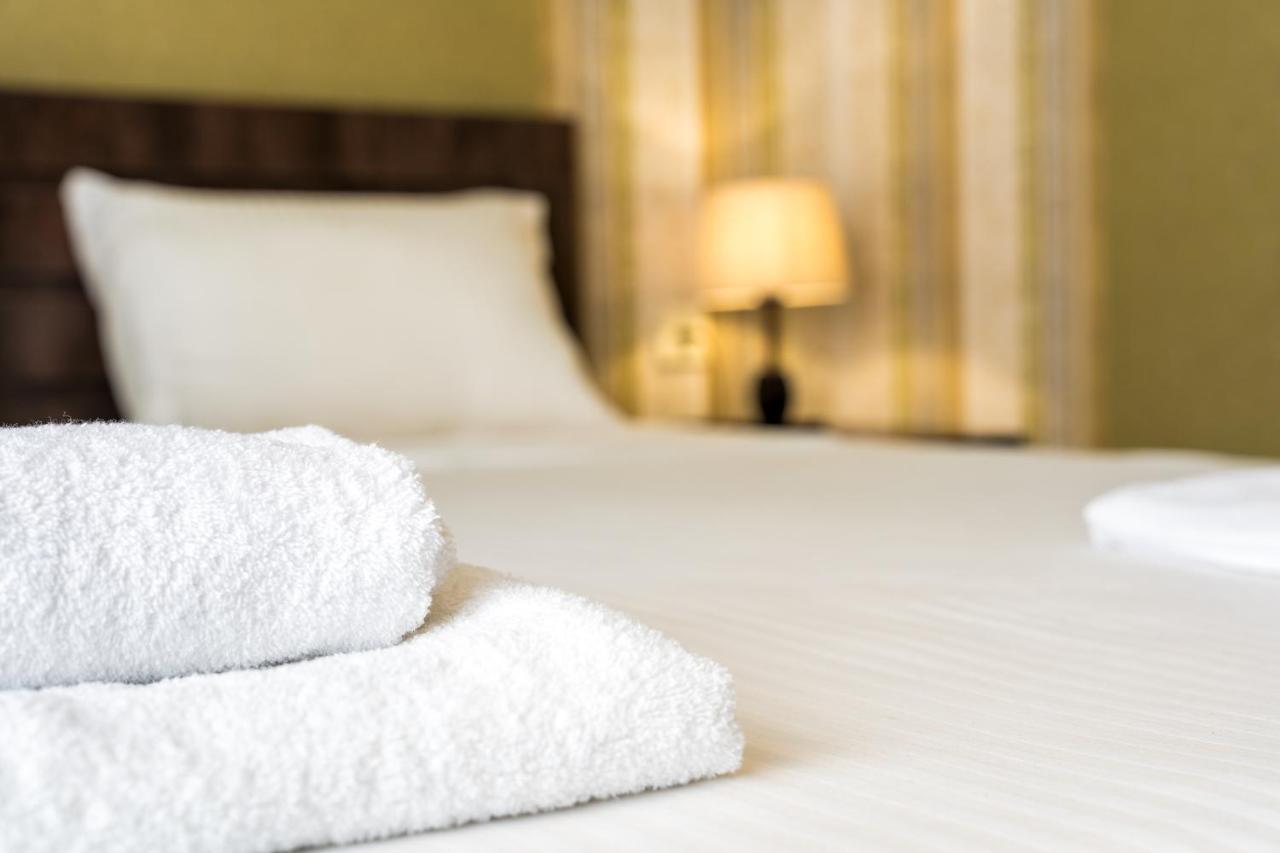 Georgian House Hotel Kutaisi Ngoại thất bức ảnh