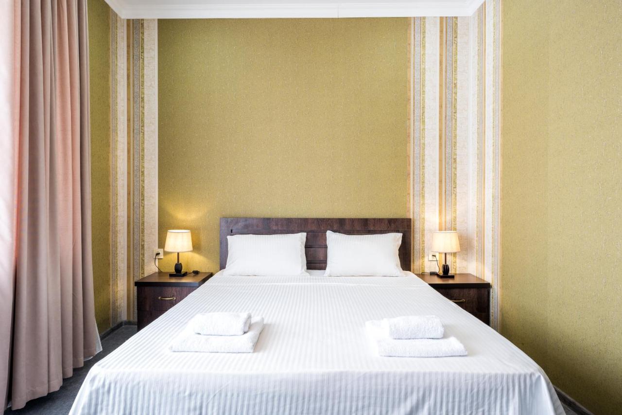 Georgian House Hotel Kutaisi Ngoại thất bức ảnh
