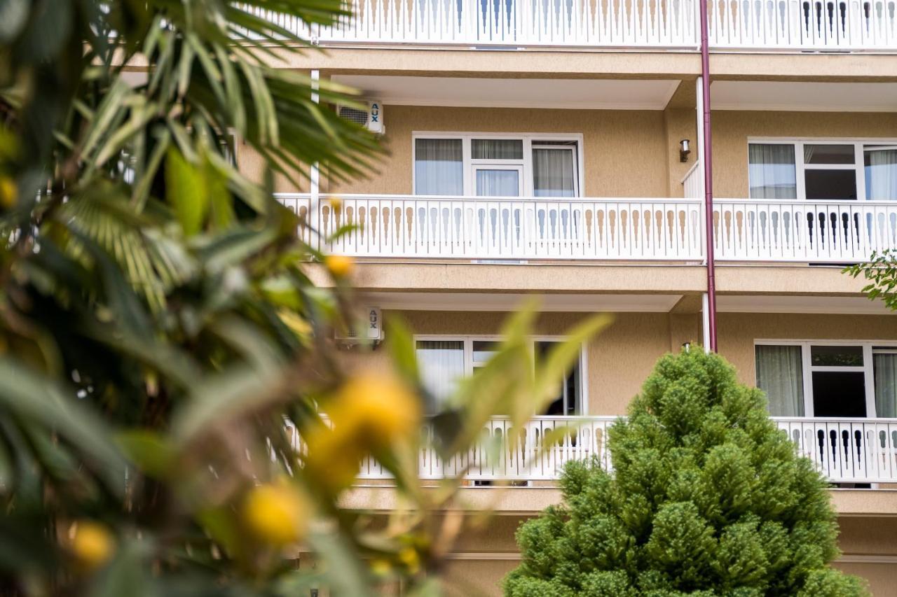 Georgian House Hotel Kutaisi Ngoại thất bức ảnh