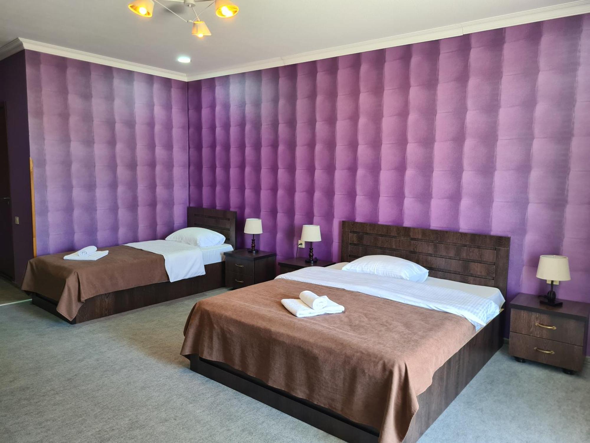 Georgian House Hotel Kutaisi Ngoại thất bức ảnh