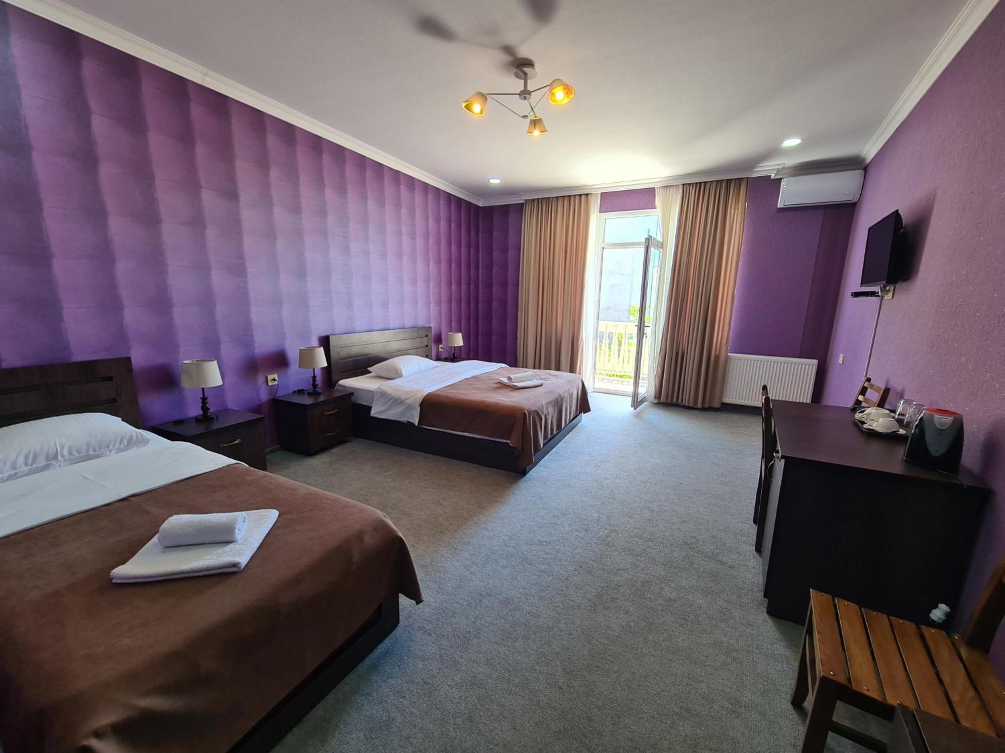 Georgian House Hotel Kutaisi Ngoại thất bức ảnh